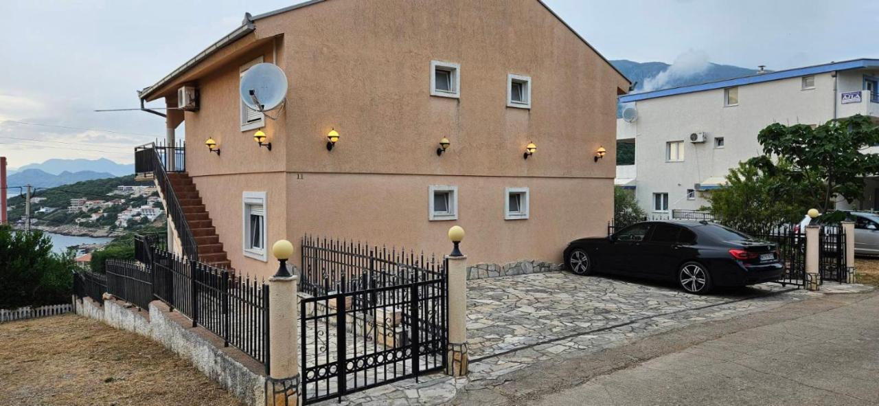 Apartmani Ljubica Utjeha Ngoại thất bức ảnh