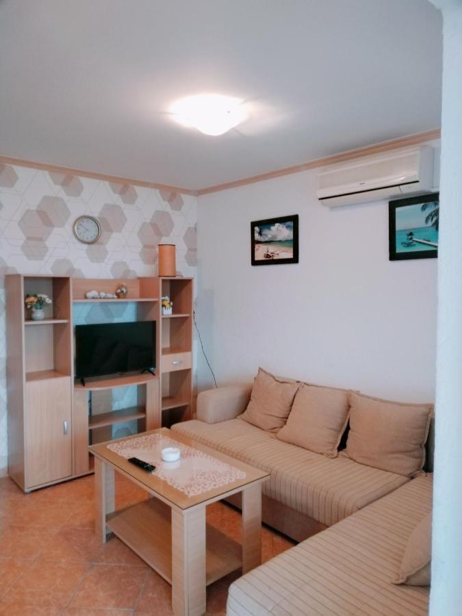 Apartmani Ljubica Utjeha Ngoại thất bức ảnh