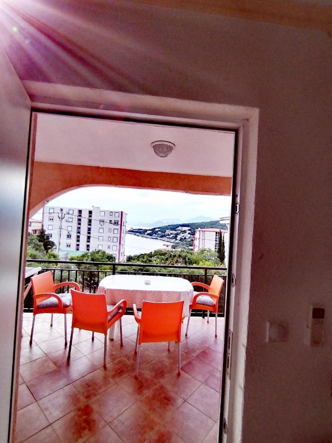 Apartmani Ljubica Utjeha Ngoại thất bức ảnh