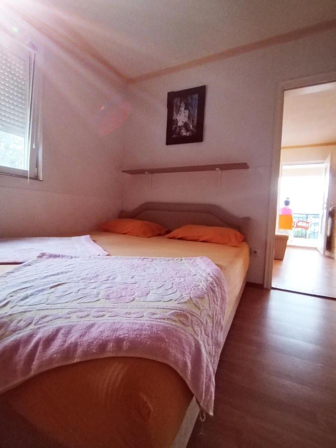 Apartmani Ljubica Utjeha Ngoại thất bức ảnh
