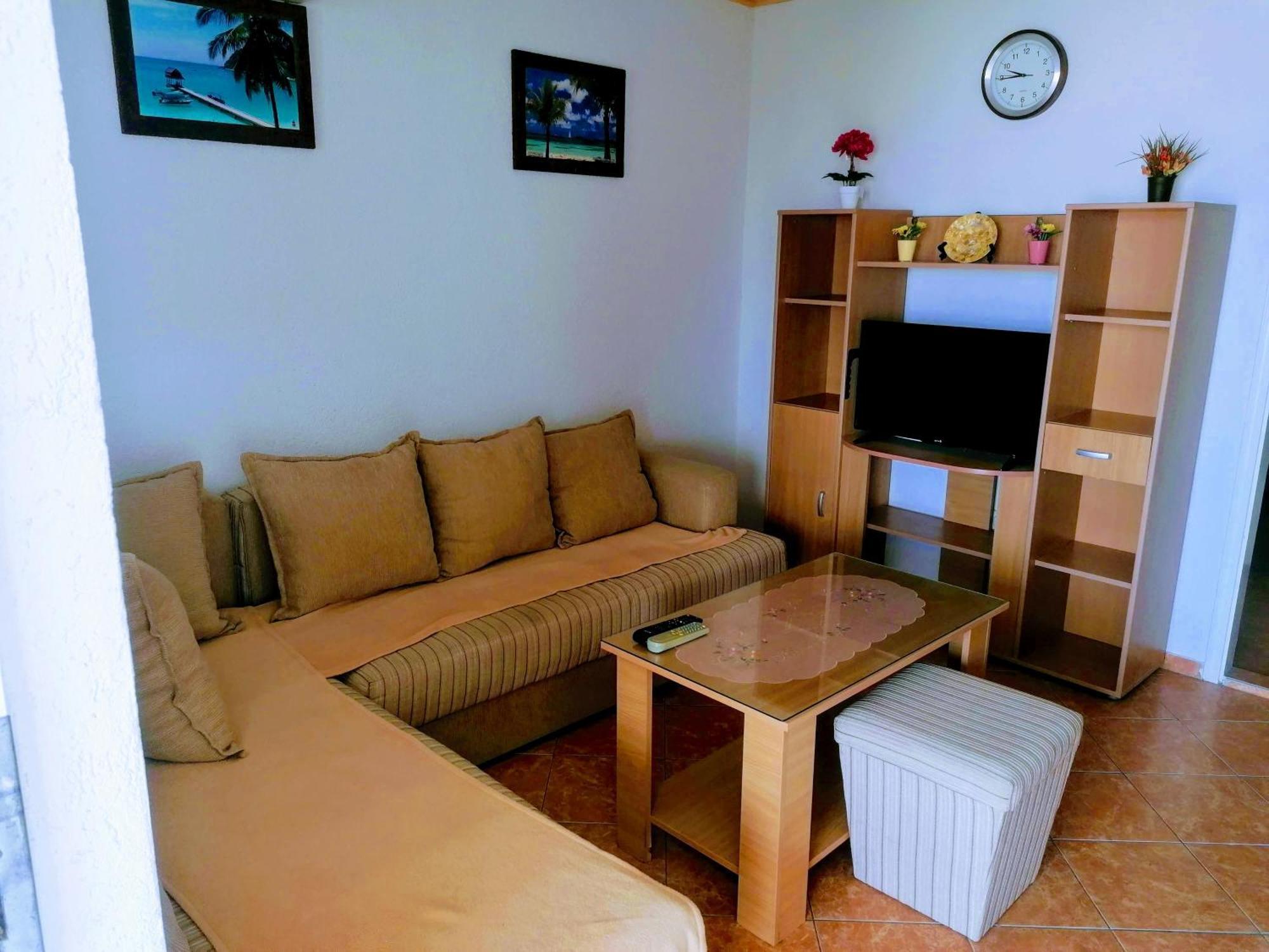 Apartmani Ljubica Utjeha Ngoại thất bức ảnh